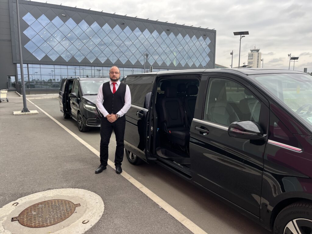 Minivan Taxi Belgrade Airport