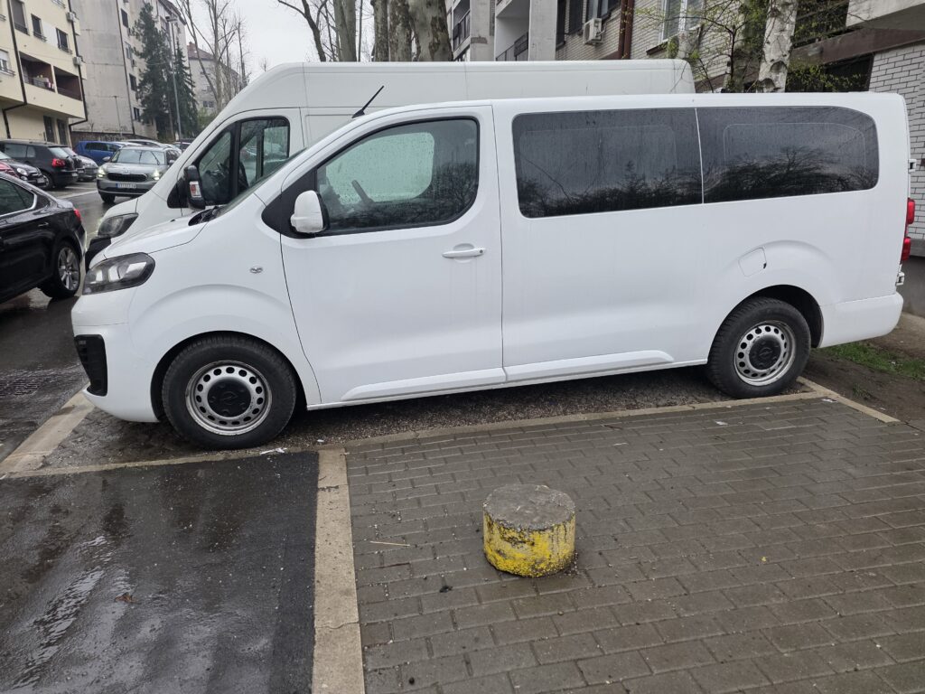 Opel Vivaro Minivan Hire in Belgrade with Driver